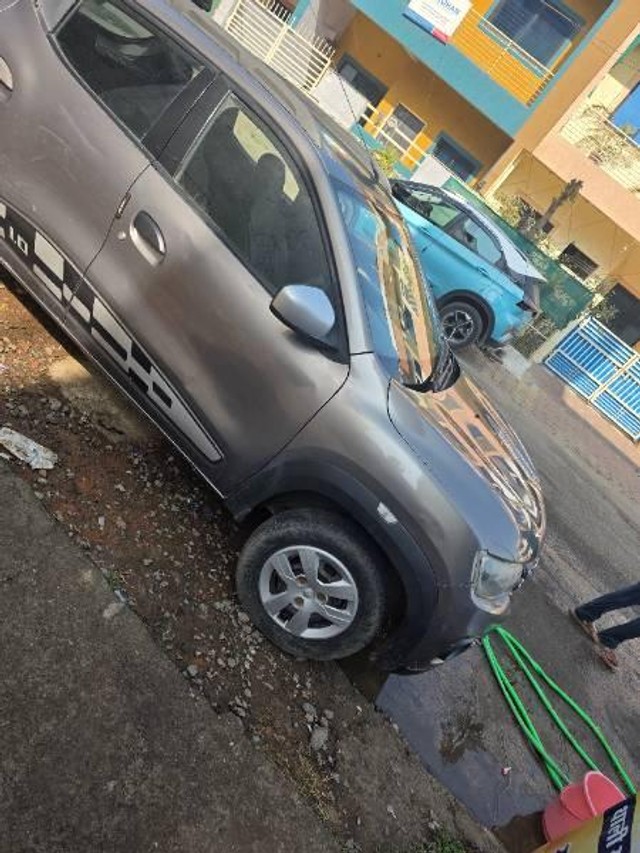 Second-hand 2018 Renault KWID 1.0 RXT for sale in Bhopal-7