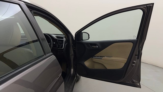 Second-hand 2016 Honda City VX MT for sale in Mysore-16