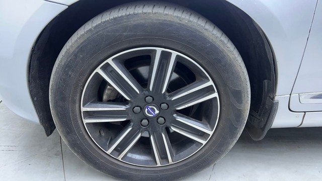 Second-hand 2016 Volvo XC60 Momentum D4 for sale in Hyderabad-20