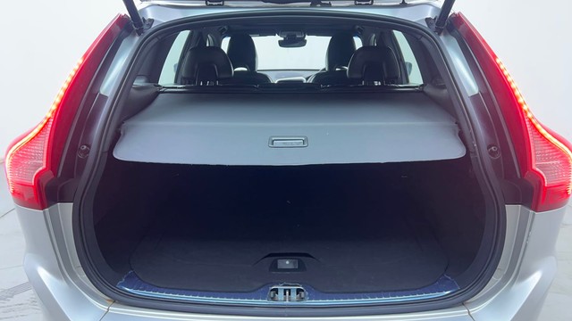 Second-hand 2016 Volvo XC60 Momentum D4 for sale in Hyderabad-9