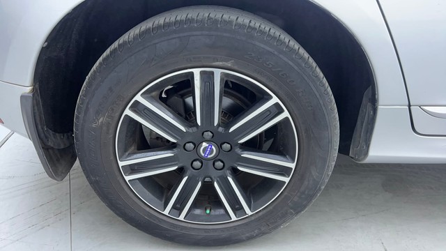 Second-hand 2016 Volvo XC60 Momentum D4 for sale in Hyderabad-18