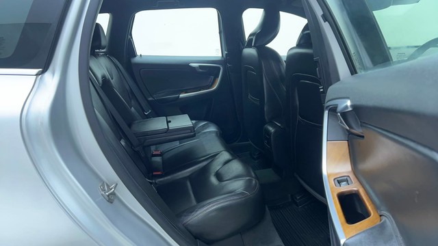 Second-hand 2016 Volvo XC60 Momentum D4 for sale in Hyderabad-35