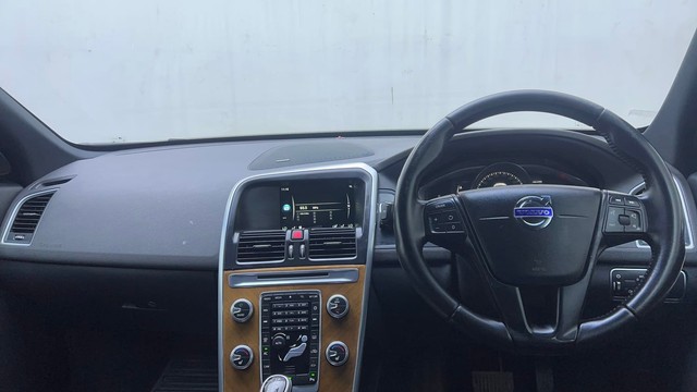 Second-hand 2016 Volvo XC60 Momentum D4 for sale in Hyderabad-11