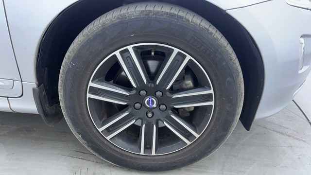 Second-hand 2016 Volvo XC60 Momentum D4 for sale in Hyderabad-17