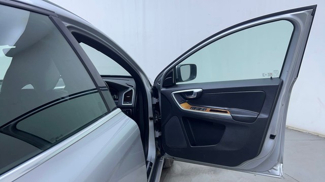 Second-hand 2016 Volvo XC60 Momentum D4 for sale in Hyderabad-16