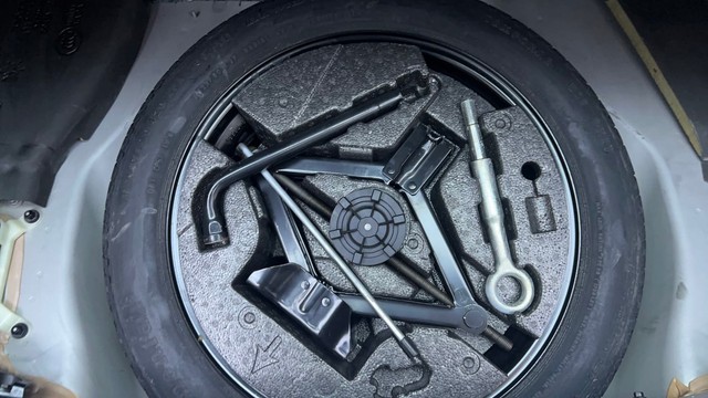 Second-hand 2016 Volvo XC60 Momentum D4 for sale in Hyderabad-21