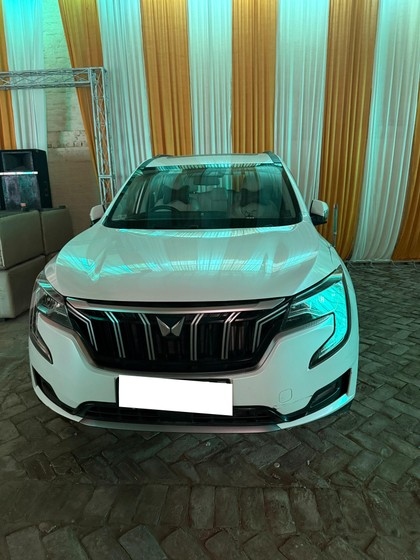 Second-hand 2022 Mahindra XUV700 AX7 Diesel AT BSVI for sale in Fatehpur