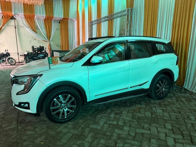 Second-hand 2022 Mahindra XUV700 AX7 Diesel AT BSVI for sale in Fatehpur-2