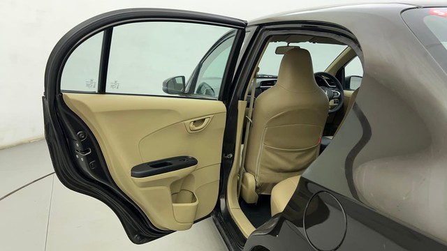 Second-hand 2016 Honda Amaze S i-VTEC for sale in Ahmedabad-34