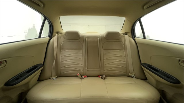 Second-hand 2016 Honda Amaze S i-VTEC for sale in Ahmedabad-29