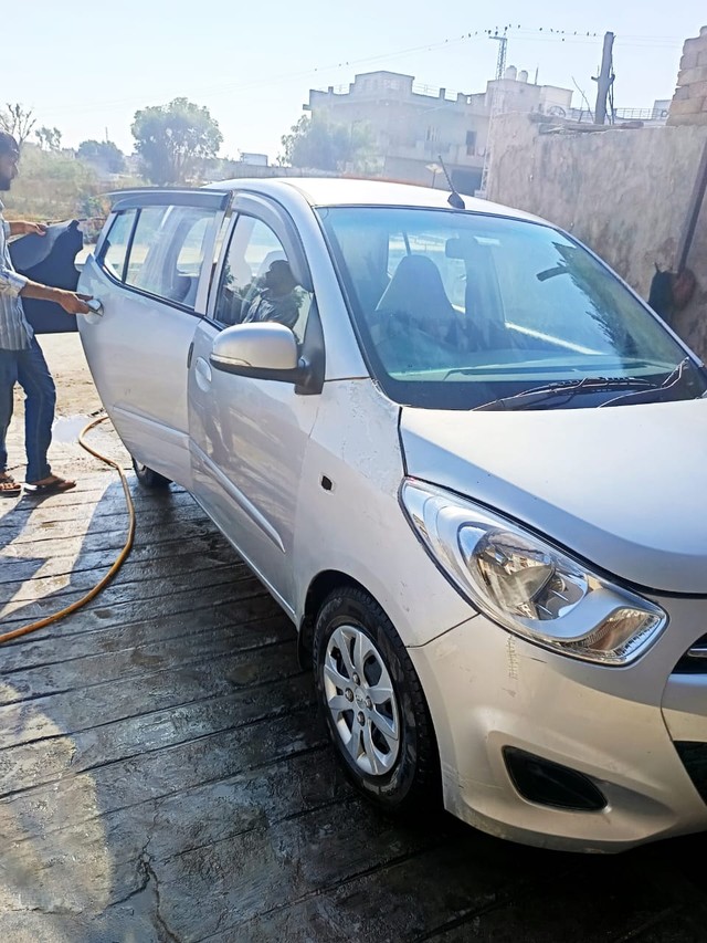 Second-hand 2011 Hyundai i10 Magna LPG for sale in Kishangarh-3