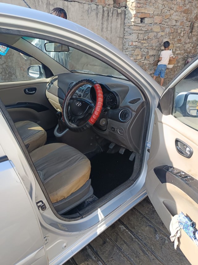 Second-hand 2011 Hyundai i10 Magna LPG for sale in Kishangarh-2