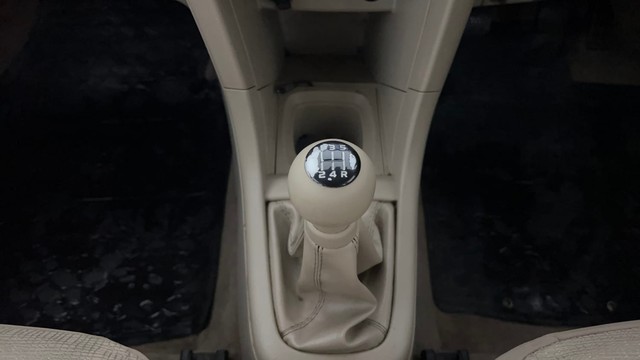 Second-hand 2016 Maruti Swift Dzire VDI for sale in Lucknow-12