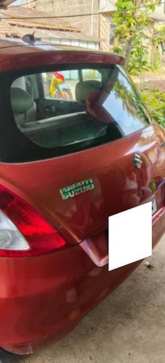 Second-hand 2012 Maruti Swift VXI for sale in Shimoga-3