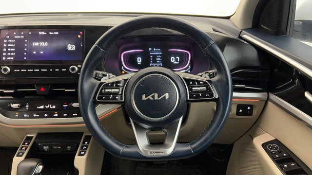 Second-hand 2022 Kia Carens Luxury Plus Diesel AT 6 STR for sale in Thane-33