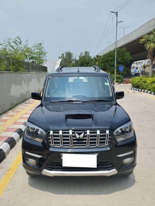 Second-hand 2024 Mahindra Scorpio S 11 for sale in New Delhi-3
