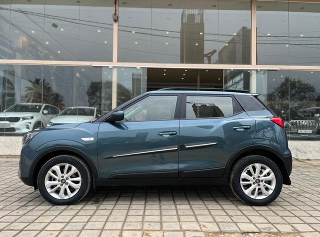 Second-hand 2019 Mahindra XUV300 W6 BSIV for sale in Bangalore-4