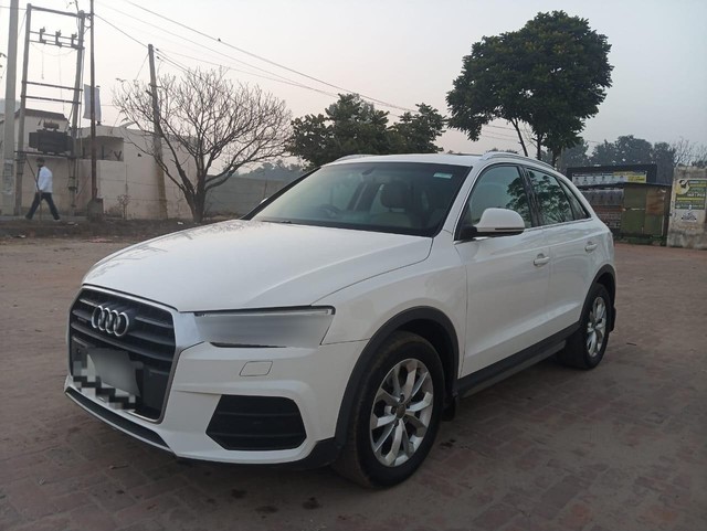Second-hand 2016 Audi Q3 35 TDI Quattro Premium Plus for sale in Ludhiana-4