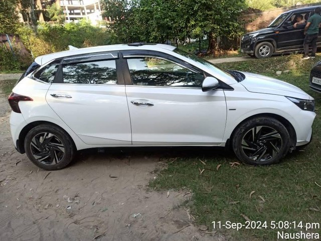 Second-hand 2023 Hyundai i20 Sportz IVT for sale in Jammu-5