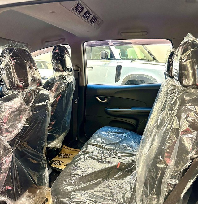 Second-hand 2016 Honda BR-V i-VTEC S MT for sale in New Delhi-3