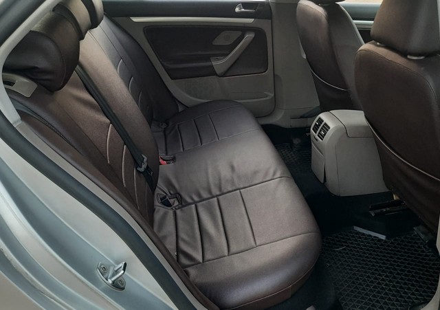 Second-hand 2010 Volkswagen Jetta 1.9 TDI Trendline for sale in Nagpur-9