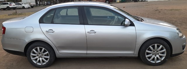 Second-hand 2010 Volkswagen Jetta 1.9 TDI Trendline for sale in Nagpur-1