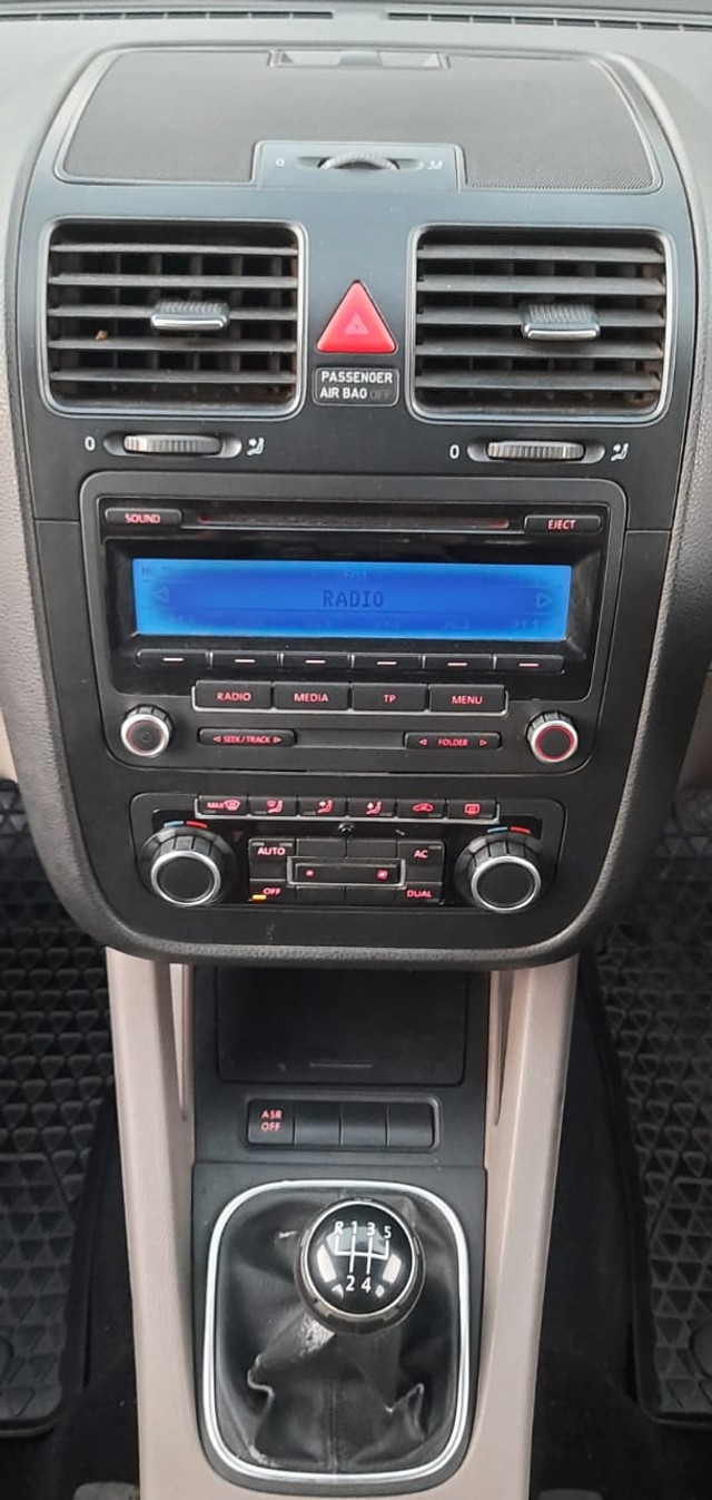 Second-hand 2010 Volkswagen Jetta 1.9 TDI Trendline for sale in Nagpur-8