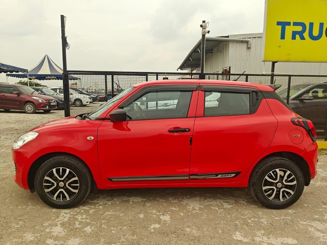 Second-hand 2020 Maruti Swift LXI for sale in Chennai-3