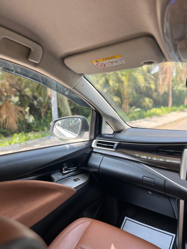 Second-hand 2019 Toyota Innova Crysta 2.8 ZX AT BSIV for sale in Mumbai-15