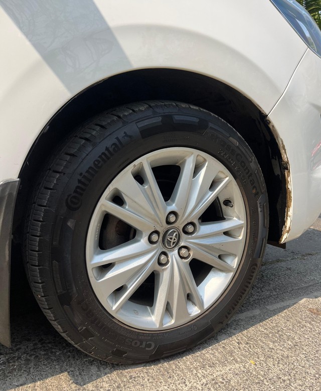 Second-hand 2019 Toyota Innova Crysta 2.8 ZX AT BSIV for sale in Mumbai-6