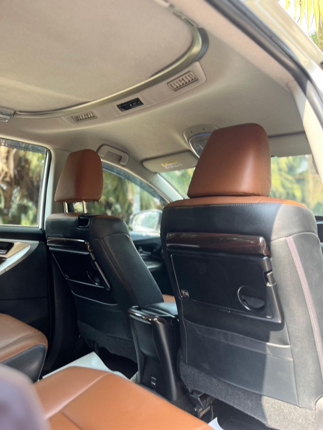 Second-hand 2019 Toyota Innova Crysta 2.8 ZX AT BSIV for sale in Mumbai-34