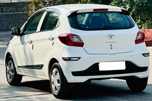 Second-hand 2023 Tata Tiago XT Option for sale in New Delhi-7