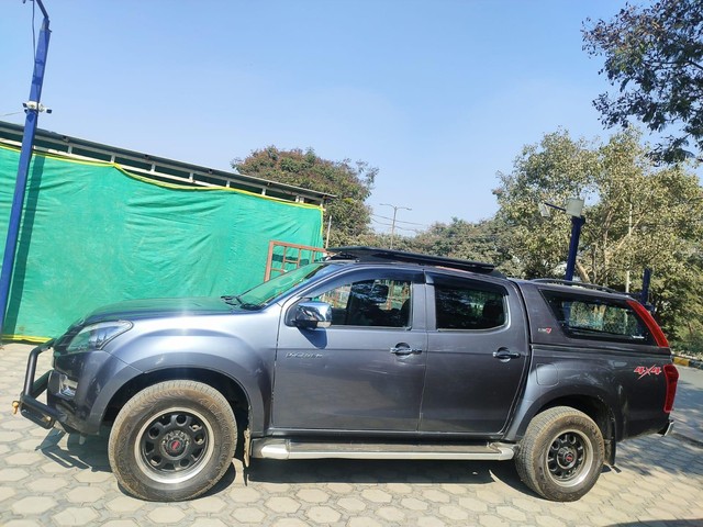 Second-hand 2018 Isuzu D-Max High for sale in Hyderabad-2