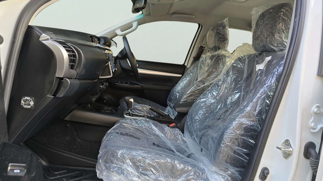 Second-hand 2024 Toyota Hilux High AT for sale in Gurgaon-11