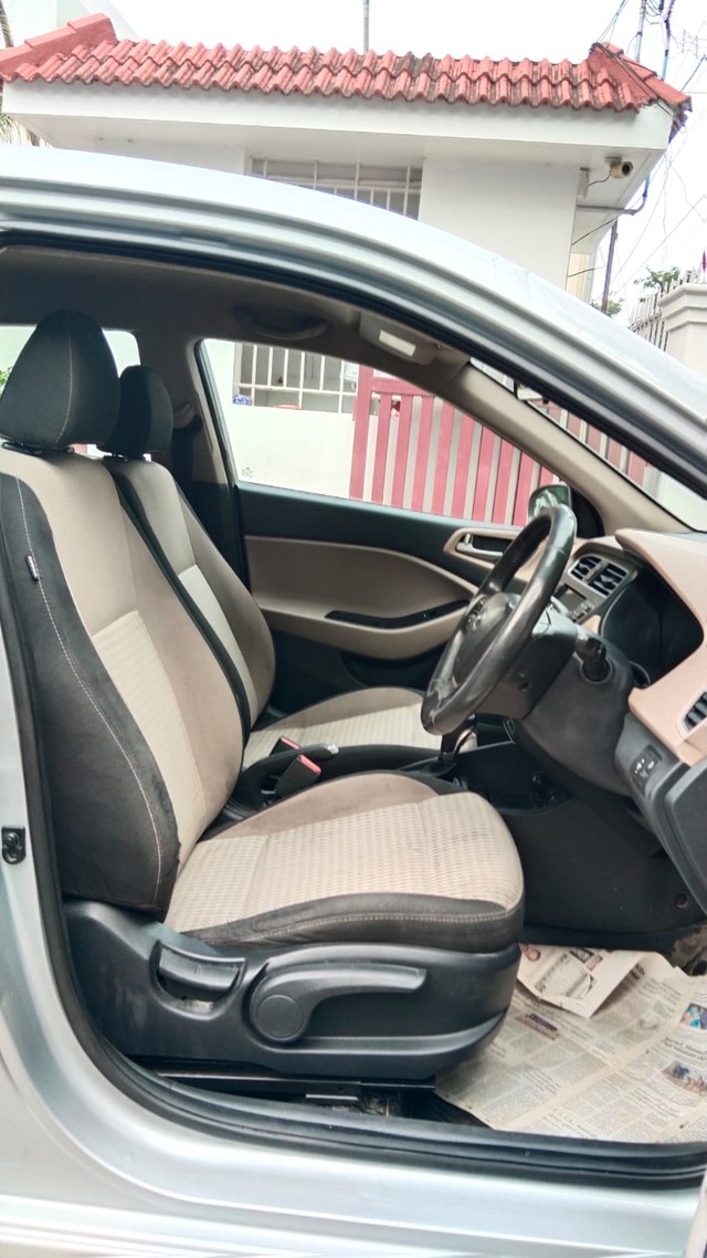 Second-hand 2019 Hyundai i20 Asta Option CVT BSIV for sale in Coimbatore-11