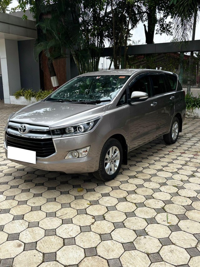 Second-hand 2017 Toyota Innova Crysta 2.4 VX MT BSIV for sale in Nashik-4