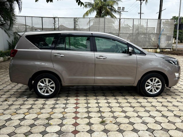 Second-hand 2017 Toyota Innova Crysta 2.4 VX MT BSIV for sale in Nashik-1