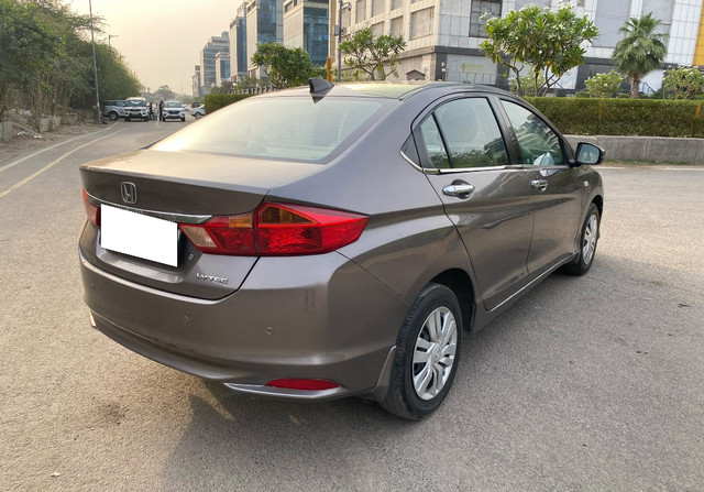 Second-hand 2015 Honda City i VTEC CVT VX for sale in New Delhi-5