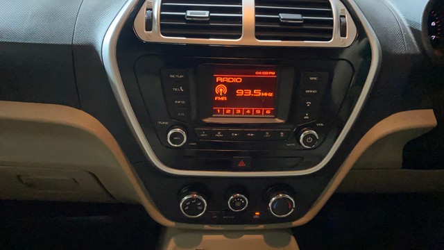Second-hand 2016 Mahindra TUV 300 T8 for sale in Kolkata-22