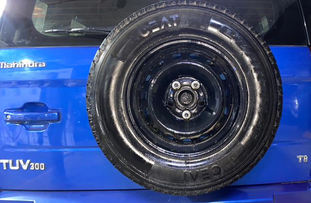 Second-hand 2016 Mahindra TUV 300 T8 for sale in Kolkata-27