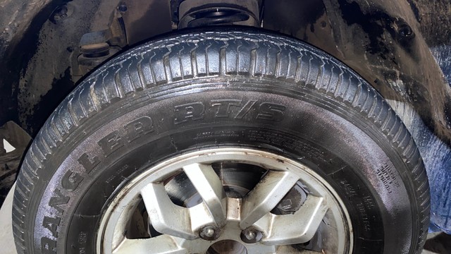 Second-hand 2016 Mahindra TUV 300 T8 for sale in Kolkata-30