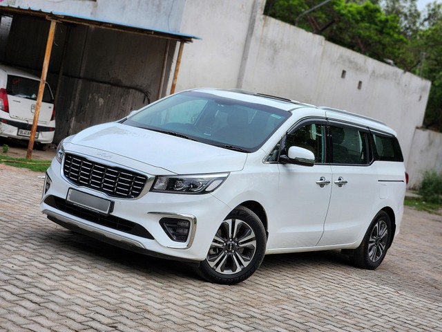 Second-hand 2022 Kia Carnival Limousine Plus for sale in New Delhi-21