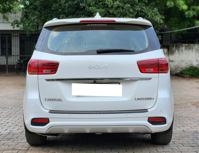 Second-hand 2022 Kia Carnival Limousine Plus for sale in New Delhi-2