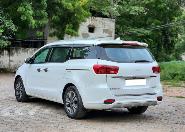 Second-hand 2022 Kia Carnival Limousine Plus for sale in New Delhi-7