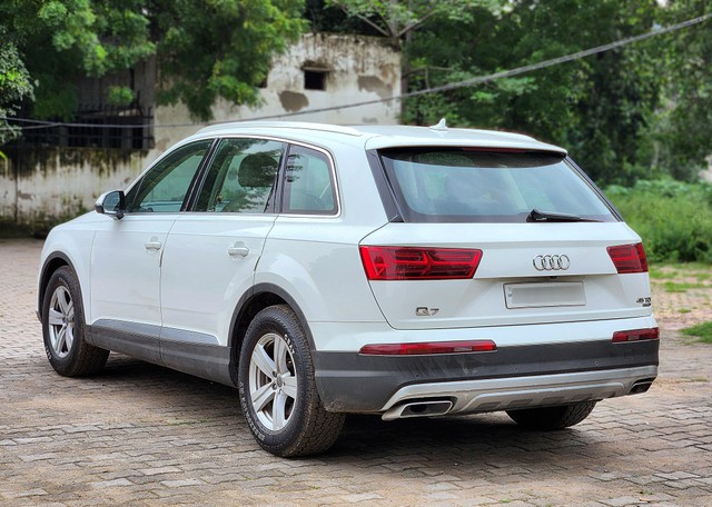 Second-hand 2017 Audi Q7 45 TDI Quattro Premium Plus for sale in New Delhi-5