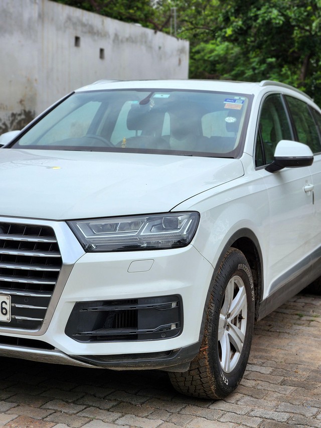 Second-hand 2017 Audi Q7 45 TDI Quattro Premium Plus for sale in New Delhi-11