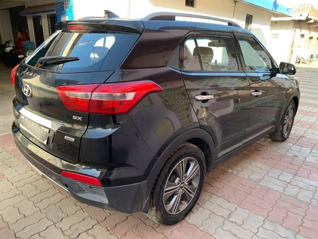 Second-hand 2016 Hyundai Creta 1.6 CRDi AT SX Plus for sale in Khambhalia-4