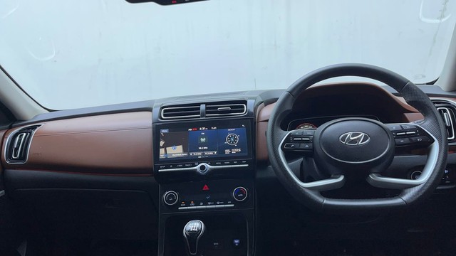 Second-hand 2022 Hyundai Alcazar Platinum AE 7Str Diesel for sale in Hyderabad-11