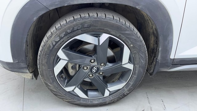 Second-hand 2022 Hyundai Alcazar Platinum AE 7Str Diesel for sale in Hyderabad-20