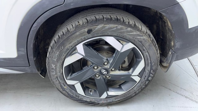 Second-hand 2022 Hyundai Alcazar Platinum AE 7Str Diesel for sale in Hyderabad-19